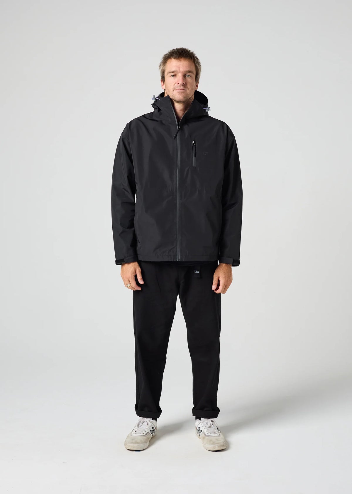 RIVVIA-DISCOVERY WATERPROOF JACKET : BLACK