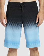 Load image into Gallery viewer, BILLABONG - Fluid Pro Performance Boardshorts 20&quot;
