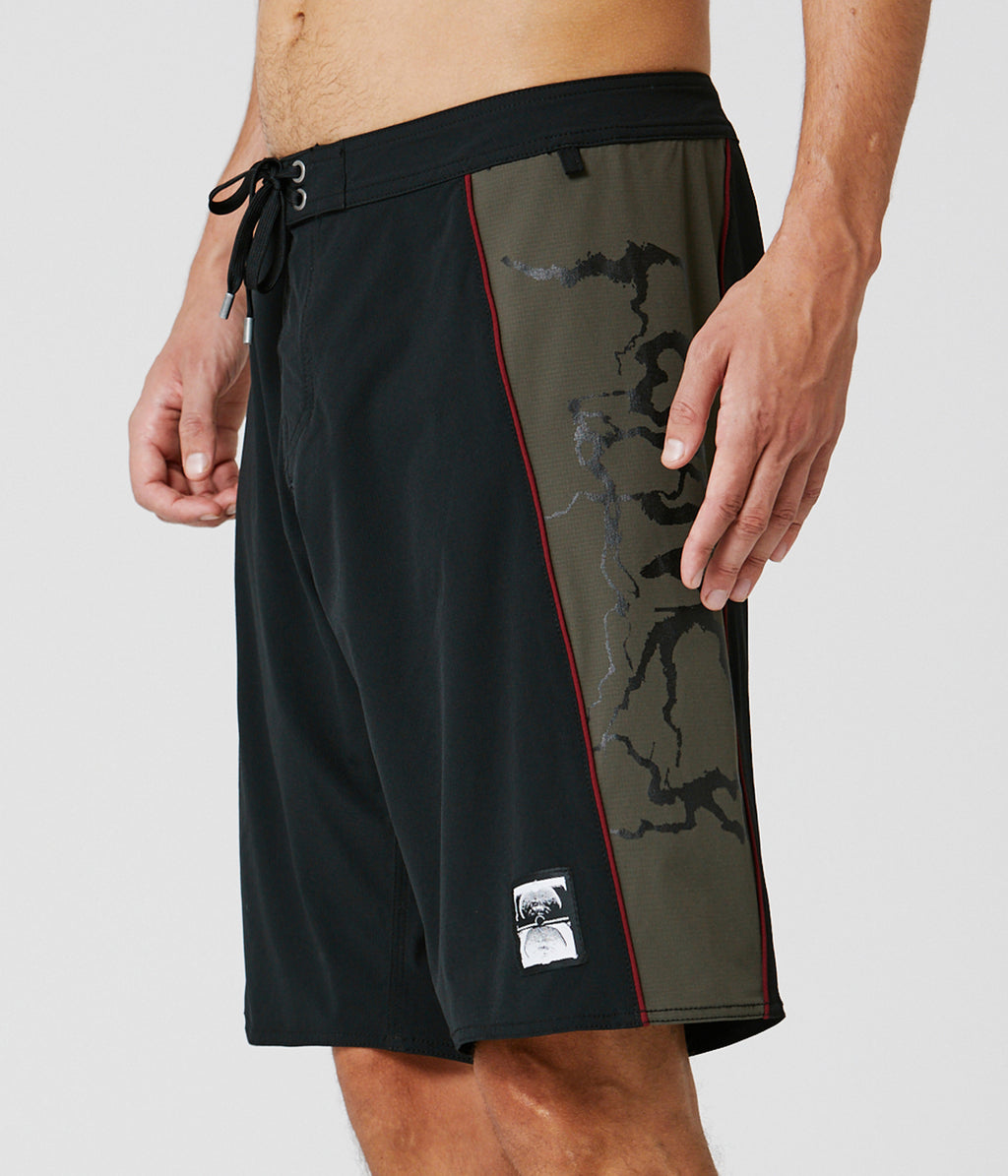 FORMER VOID TREMOR 20' TRUNK - BLACK ARMY RED