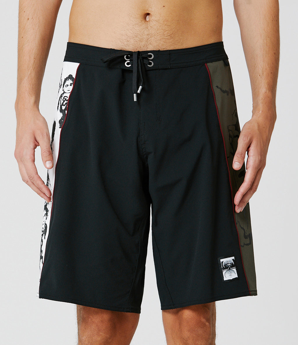 FORMER VOID TREMOR 20' TRUNK - BLACK ARMY RED