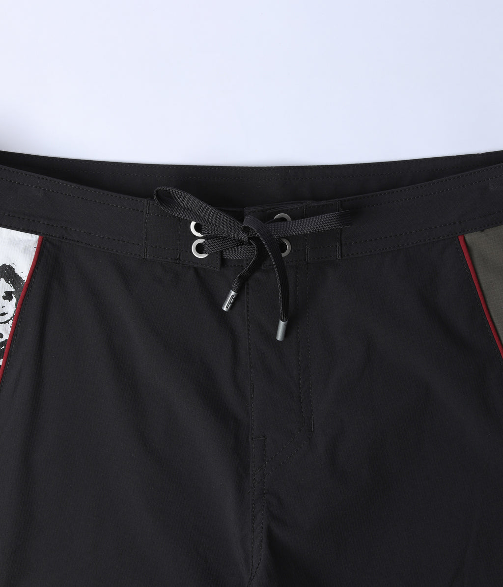 FORMER VOID TREMOR 20' TRUNK - BLACK ARMY RED