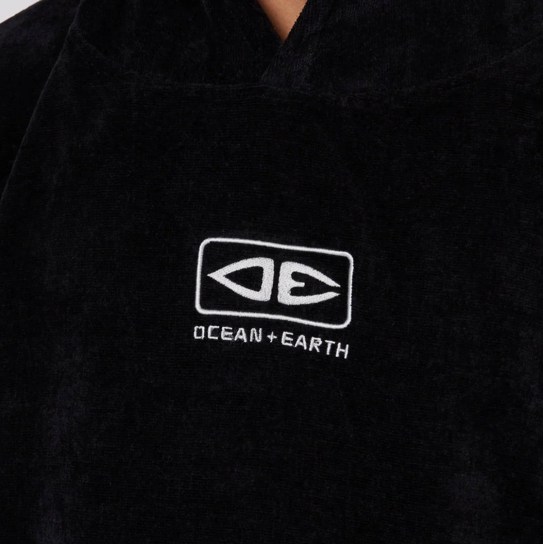 OCEAN + EARTH Mens Corp Hooded Poncho- Black