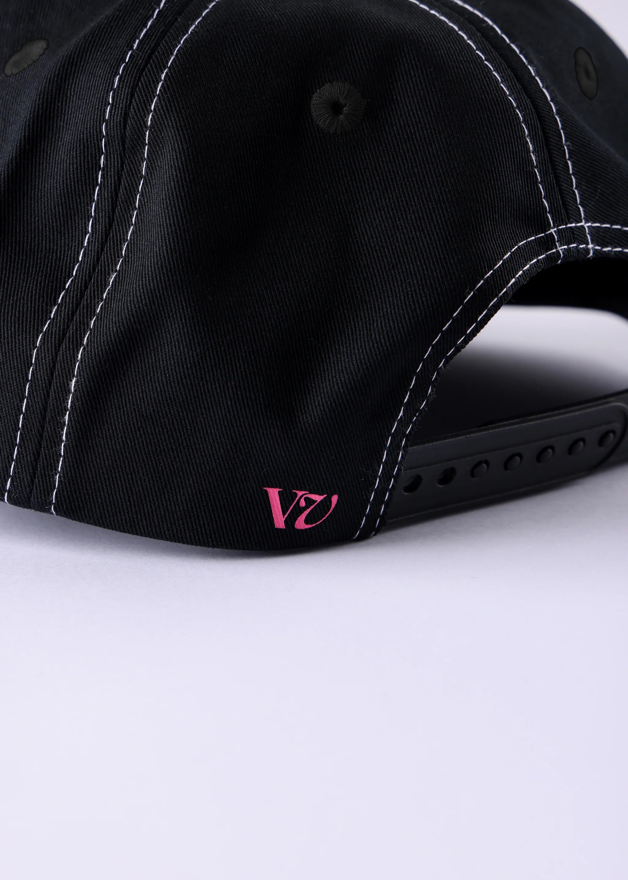 RIVVIA JW CAP : BLACK
