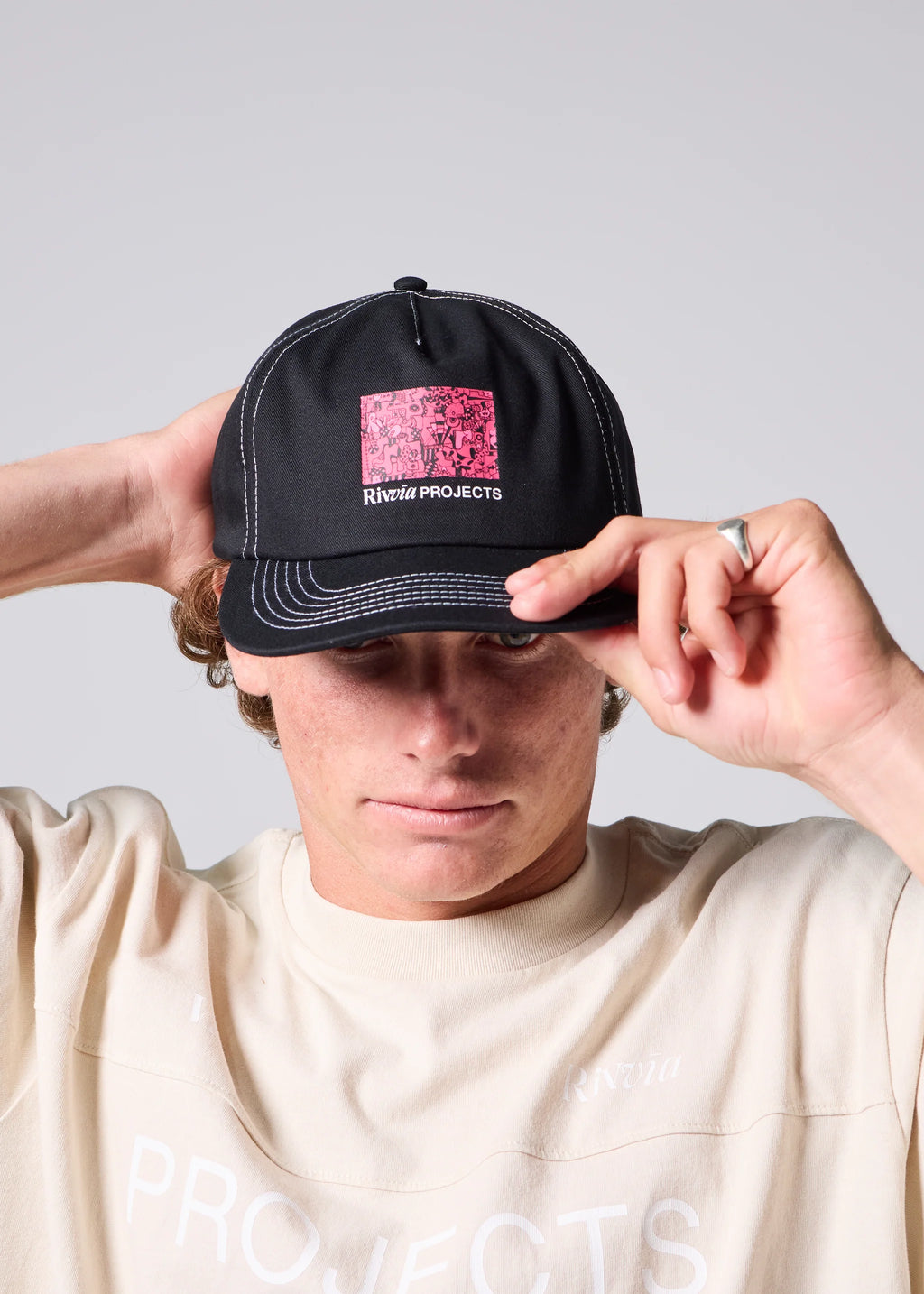 RIVVIA JW CAP : BLACK