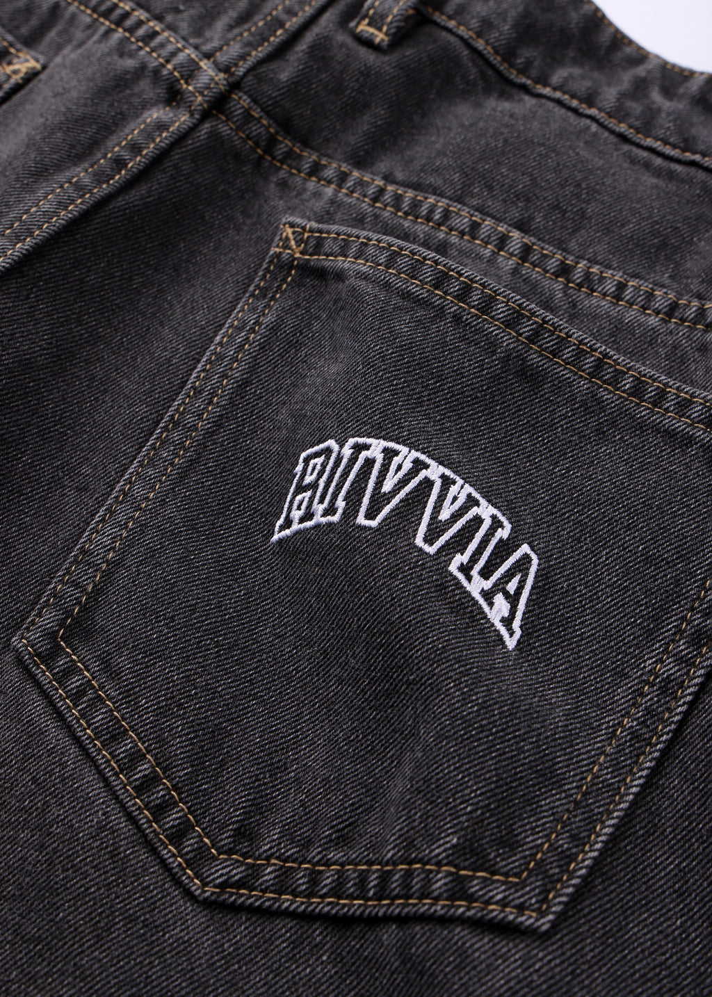 RIVVIA VV CLASS DENIM : WORN BLACK