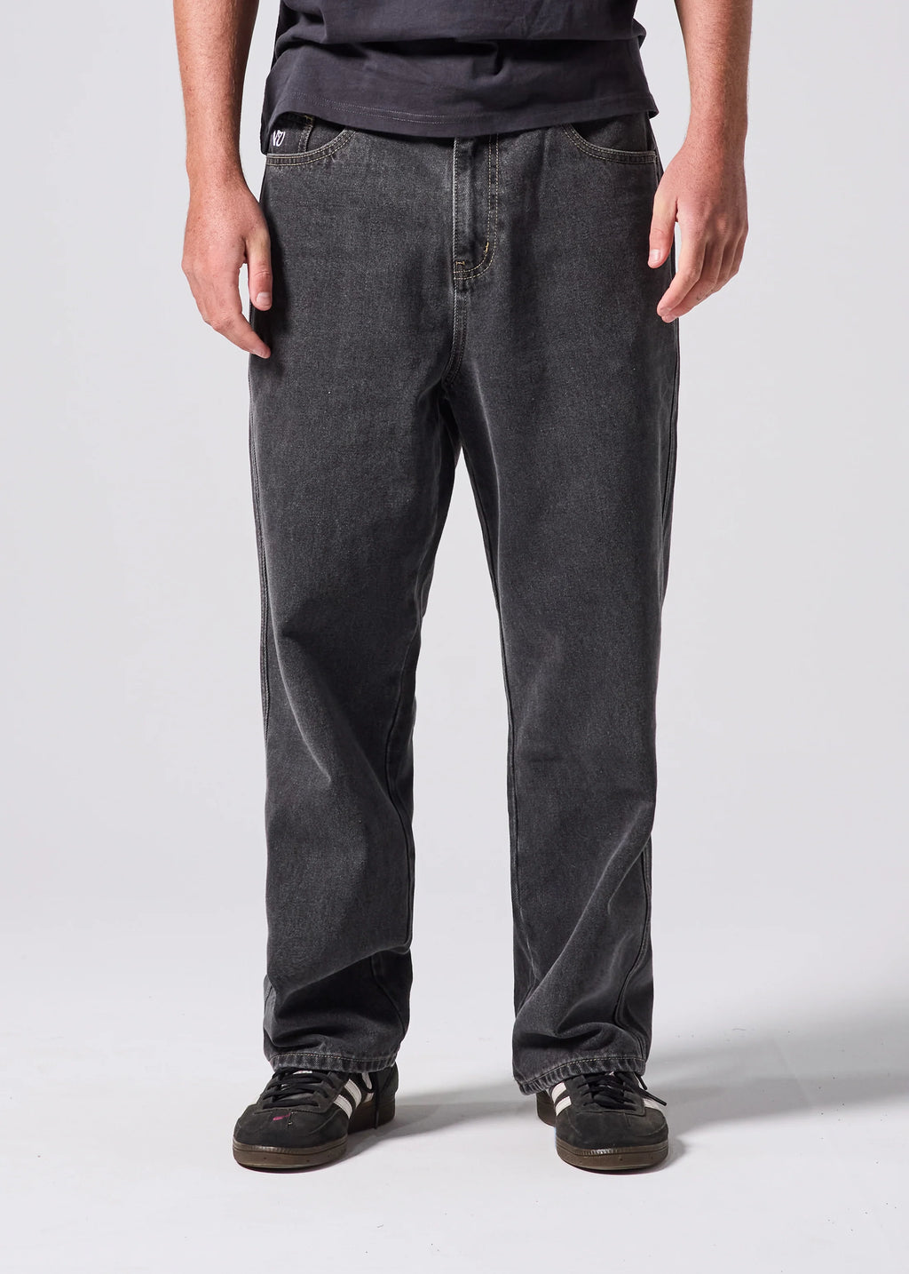 RIVVIA VV CLASS DENIM : WORN BLACK