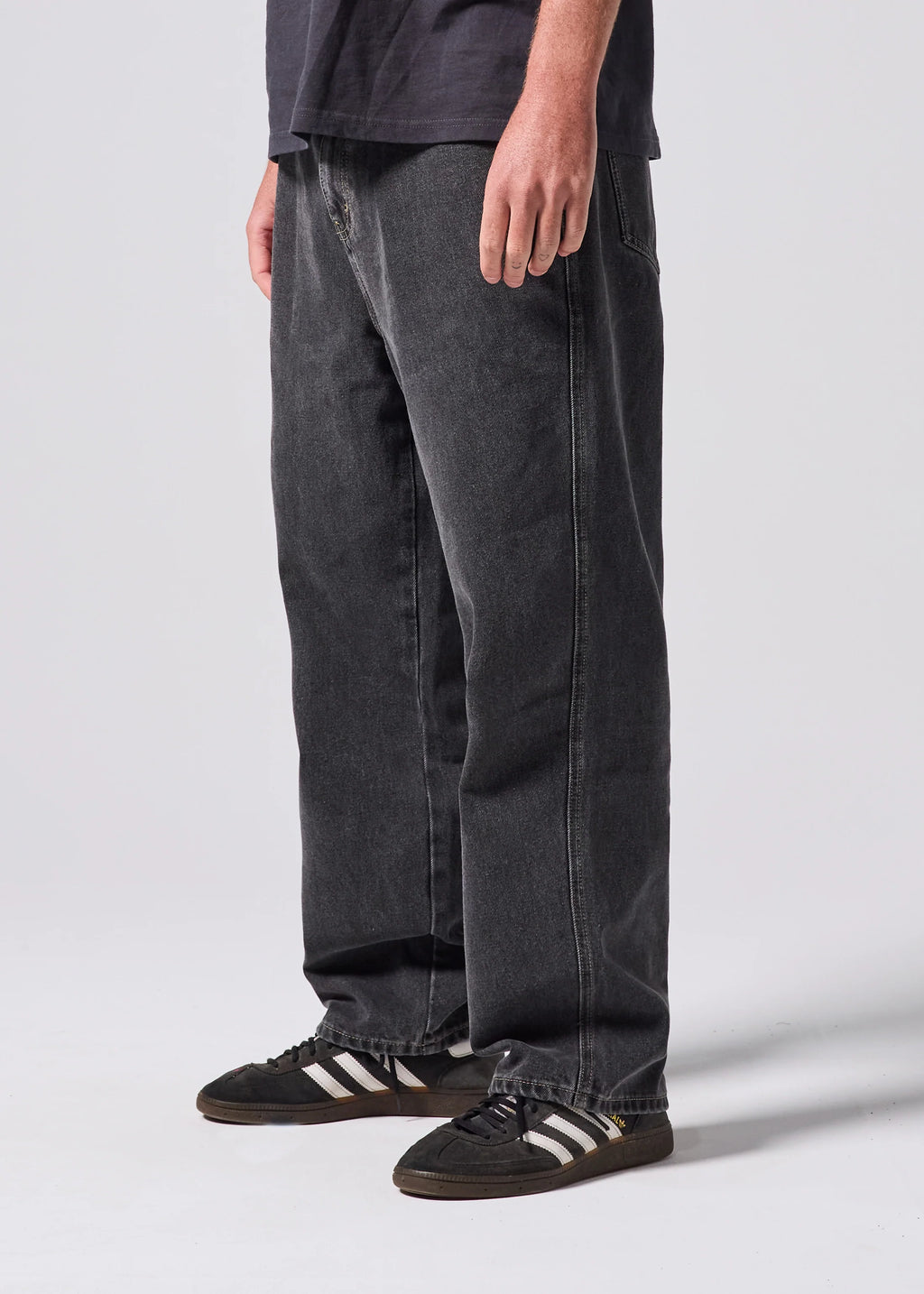 RIVVIA VV CLASS DENIM : WORN BLACK