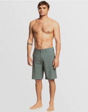 Load image into Gallery viewer, QUIKSILVER Mens Union Heather 20&quot; Amphibian Boardshorts
