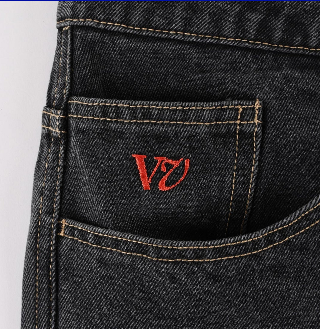 RIVVIA GLOBAL DENIM SHORT : WORN BLACK