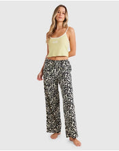 Load image into Gallery viewer, BILABONG Palm Grove Pants
