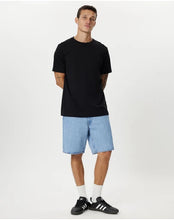 Load image into Gallery viewer, Levi&#39;s® 468 Loose Shorts
